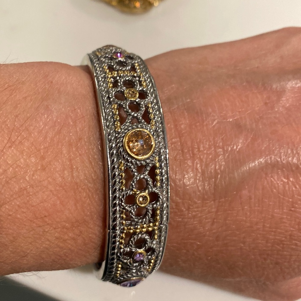 Fashion cuff bracelet
